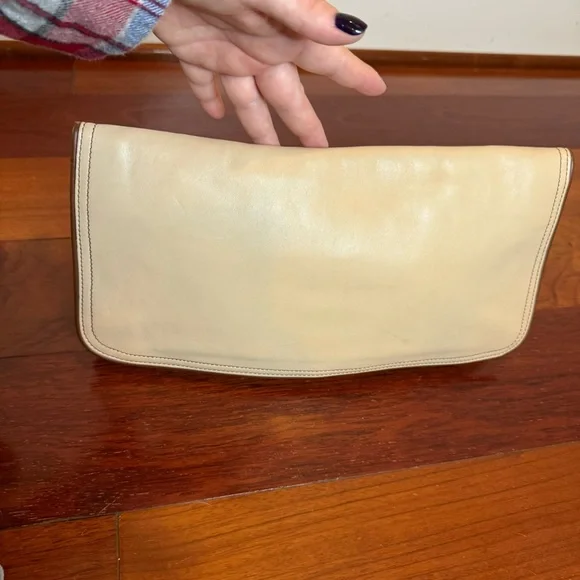 Marc Jacobs RARE Beige Leather Crystal Embellished Clutch - Picture 6 of 15